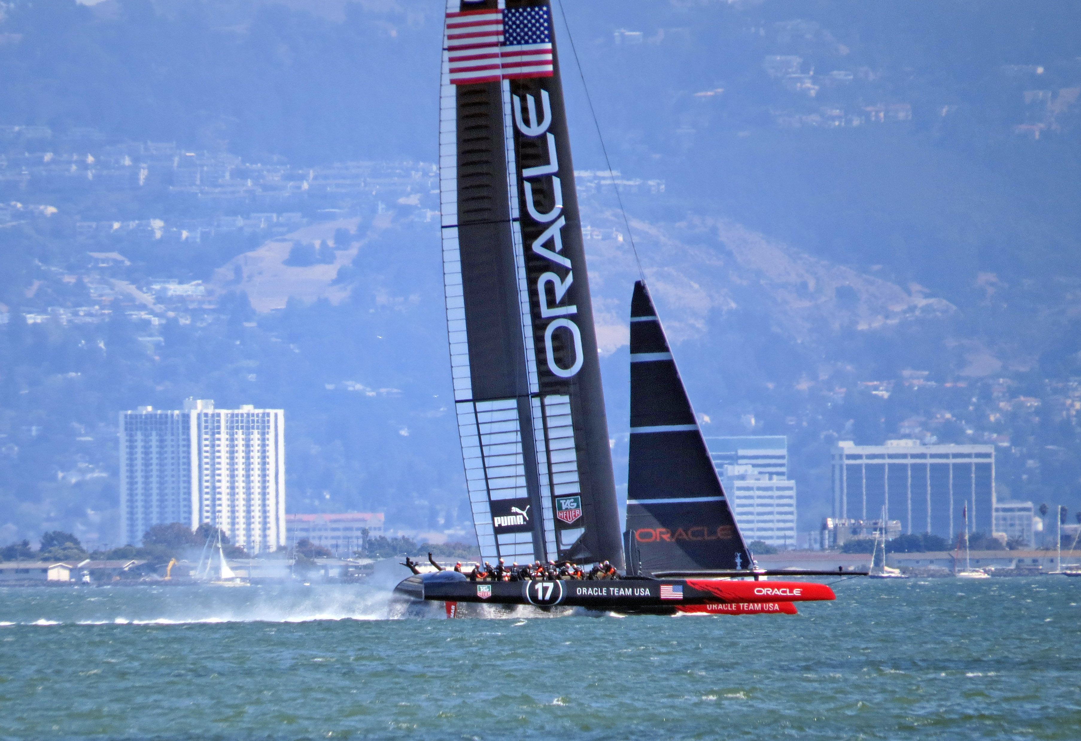 hydrofoil sailboat america's cup